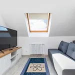 Deluxe Turystyczna By Renters Daire *