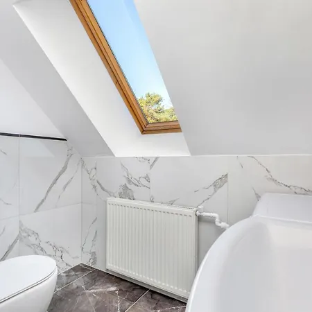 Deluxe Turystyczna By Renters Apartment